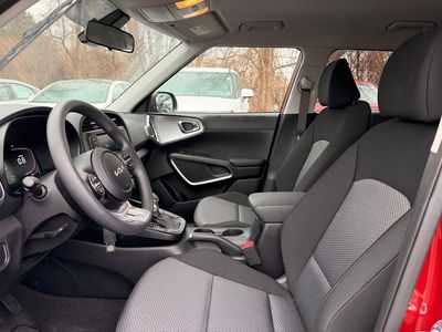 2025 Kia Soul LX - Photo 11