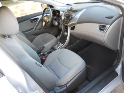 2013 Hyundai Elantra - Photo 10