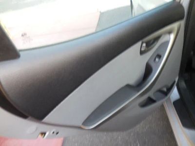 2013 Hyundai Elantra - Photo 14