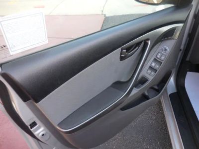 2013 Hyundai Elantra - Photo 15