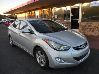 2013 Hyundai Elantra - Photo 1