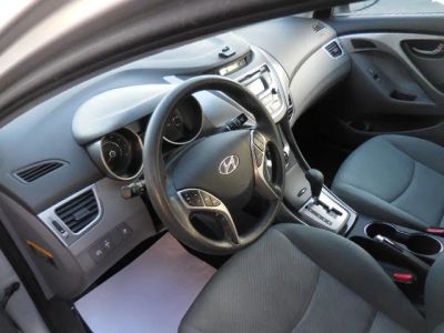 2013 Hyundai Elantra - Photo 16