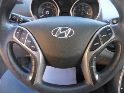2013 Hyundai Elantra - Photo 17