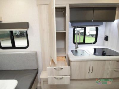 2022 Winnebago Hike — photo 16 view
