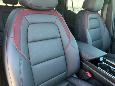 2025 Chevrolet Equinox - Photo 36