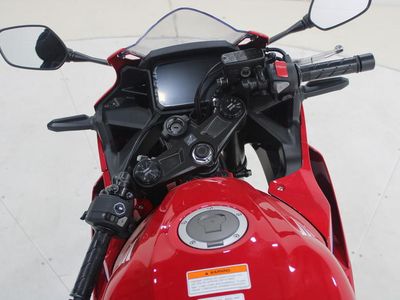 2025 Honda CBR500R - Photo 13