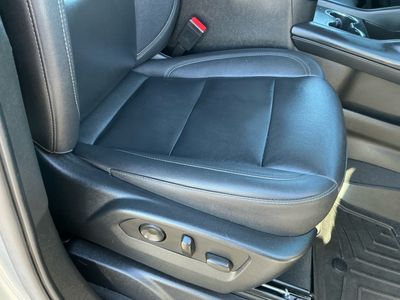 2022 Chevrolet Tahoe — photo 11 view