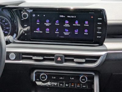 2022 Kia K5 — photo 17 view