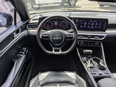 2022 Kia K5 — photo 15 view