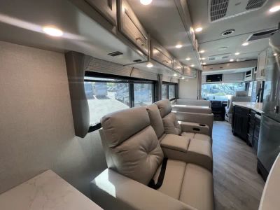 2026 Fleetwood BOUNDER — photo 10 view