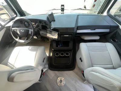2026 Fleetwood BOUNDER — side profile view