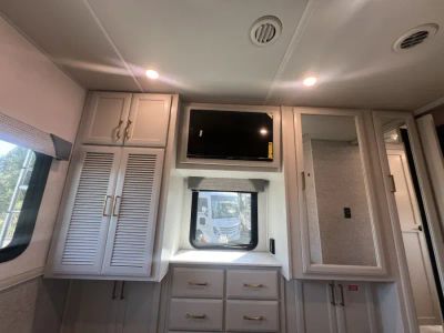 2026 Fleetwood BOUNDER — photo 14 view