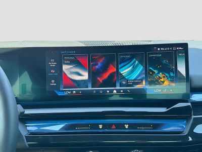 2025 BMW i5 — photo 28 view