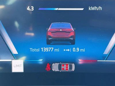 2025 BMW i5 — photo 40 view