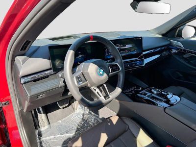 2025 BMW i5 — photo 24 view