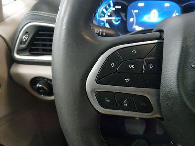 2023 Chrysler Pacifica — photo 12 view