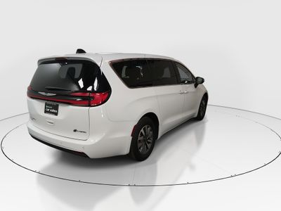 2023 Chrysler Pacifica — photo 7 view