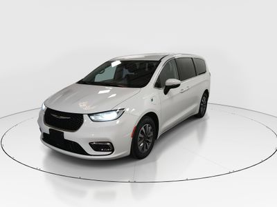 2023 Chrysler Pacifica — rear three-quarter view