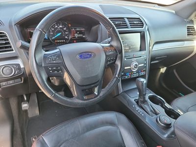 2016 Ford Explorer - Photo 2