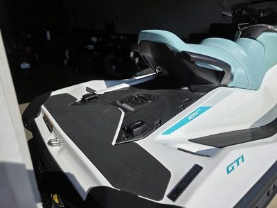 2026 Sea-Doo GTI 130 - Photo 11
