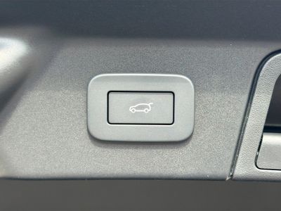 2026 Land Rover Range Rover Velar - Photo 13