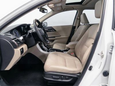 2017 Honda Accord - Photo 4
