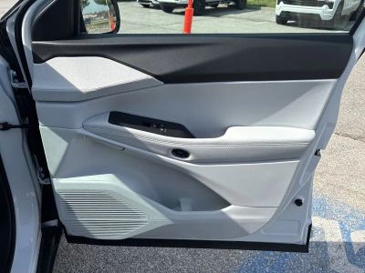2026 Jeep Cherokee — photo 52 view