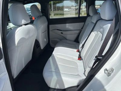 2026 Jeep Cherokee — photo 42 view