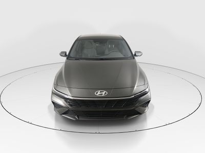 2024 Hyundai Elantra - Photo 2