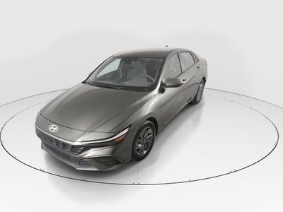 2024 Hyundai Elantra - Photo 3