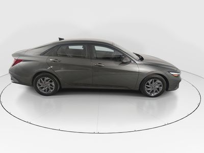 2024 Hyundai Elantra - Photo 8