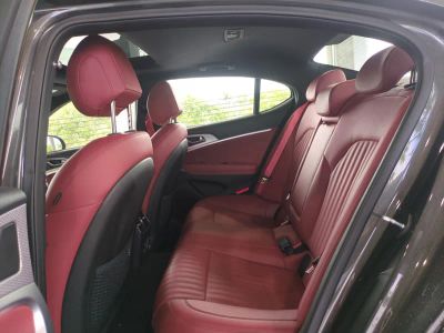 2023 Genesis G70 — photo 13 view