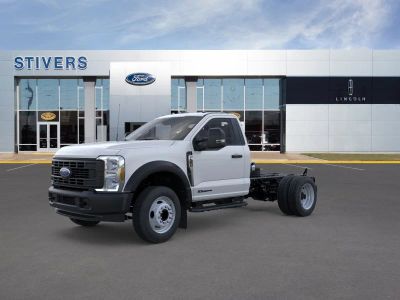 2026 Ford Chassis Cab - Photo 2