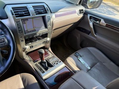 2017 Lexus GX 460 - Photo 32