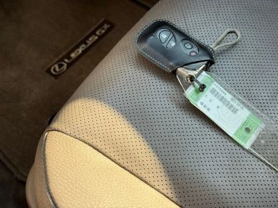 2017 Lexus GX 460 - Photo 39