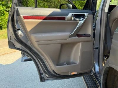 2017 Lexus GX 460 - Photo 24