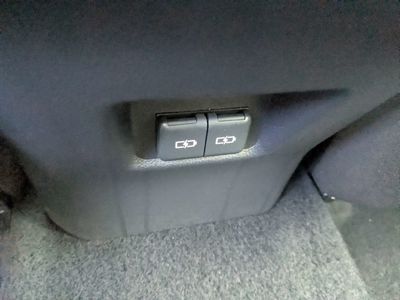 2025 Toyota RAV4 - Photo 19
