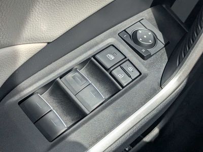 2025 Toyota RAV4 - Photo 30
