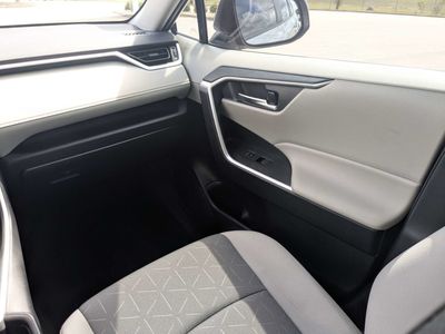 2025 Toyota RAV4 - Photo 22
