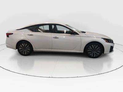2024 Nissan Altima - Photo 8