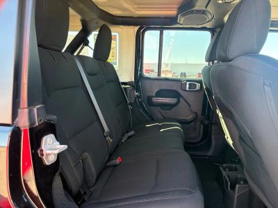 2020 Jeep Wrangler Unlimited — photo 14 view