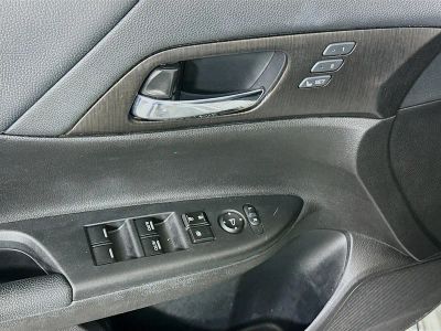 2014 Honda Accord Sedan — photo 14 view