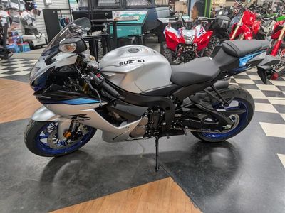 2026 Suzuki GSX-R750 — photo 8 view