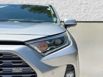 2020 Toyota RAV4 — photo 9 view