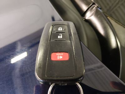2025 Toyota RAV4 - Photo 15