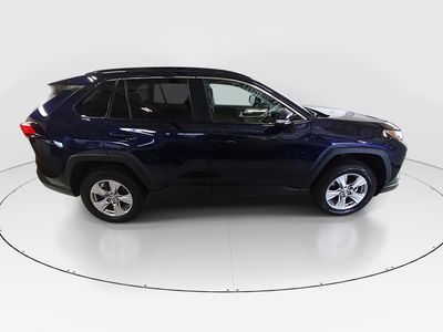 2025 Toyota RAV4 - Photo 8