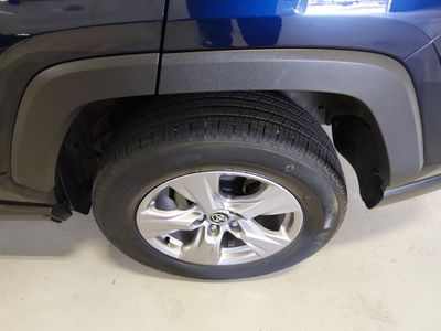 2025 Toyota RAV4 - Photo 10