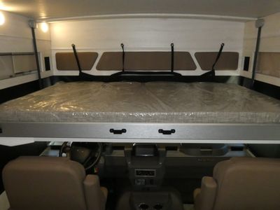2026 Winnebago Adventurer - Photo 14