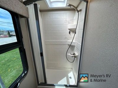 2019 Entegra Coach Qwest - Photo 29