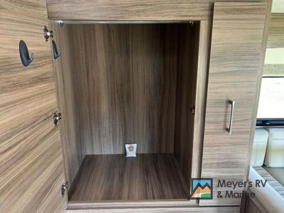 2019 Entegra Coach Qwest - Photo 24